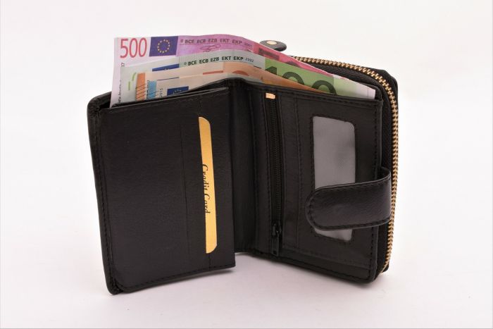 Dámska čierna peňaženka z kvalitnej kože malá vhodná do každej kabelky 