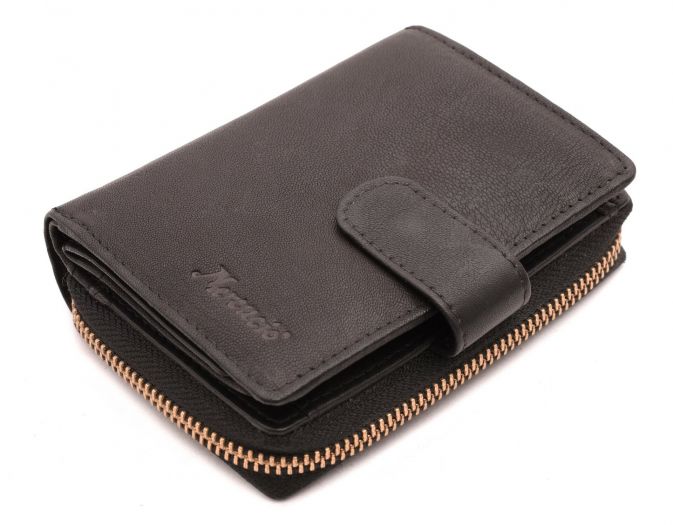 Dámska kožená peňaženka zo zapínaním na patent